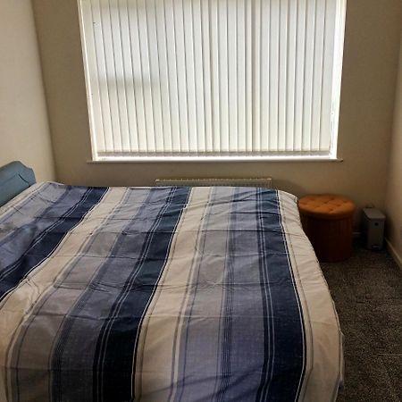 2 Bed Apartment Уайтфилд Экстерьер фото