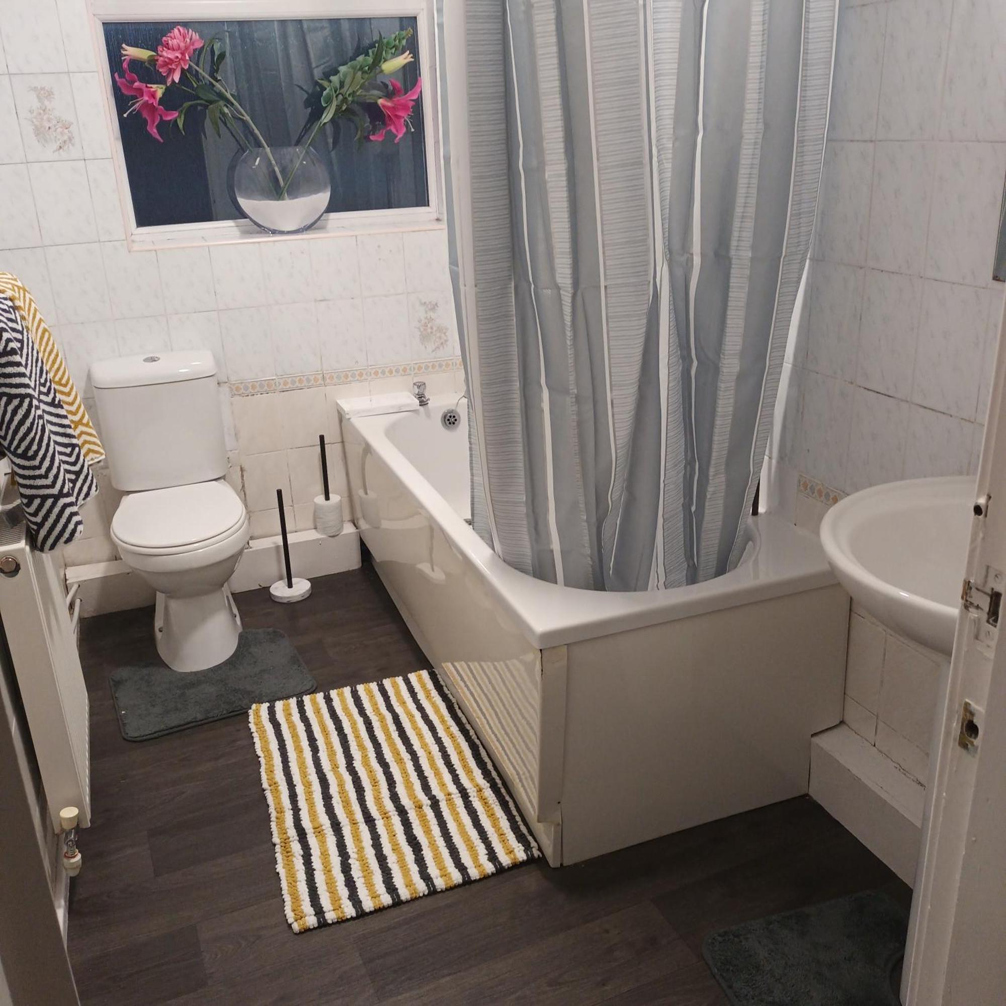 2 Bed Apartment Уайтфилд Экстерьер фото