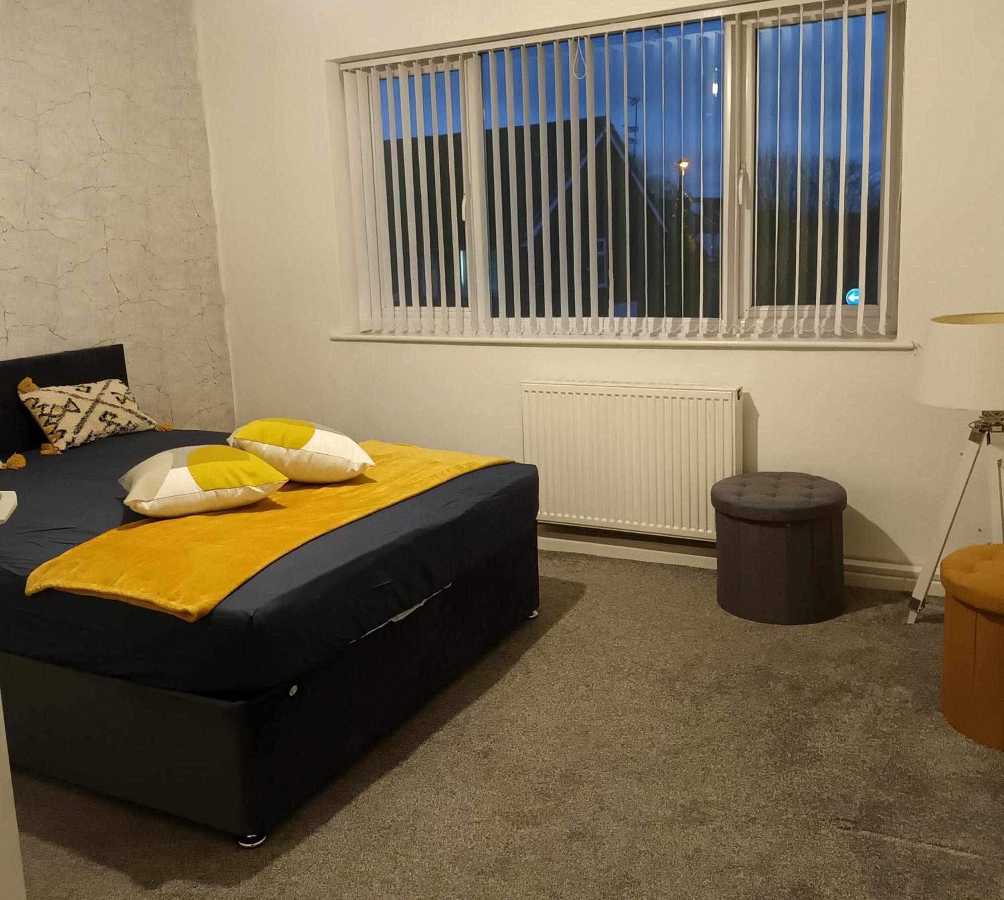 2 Bed Apartment Уайтфилд Экстерьер фото